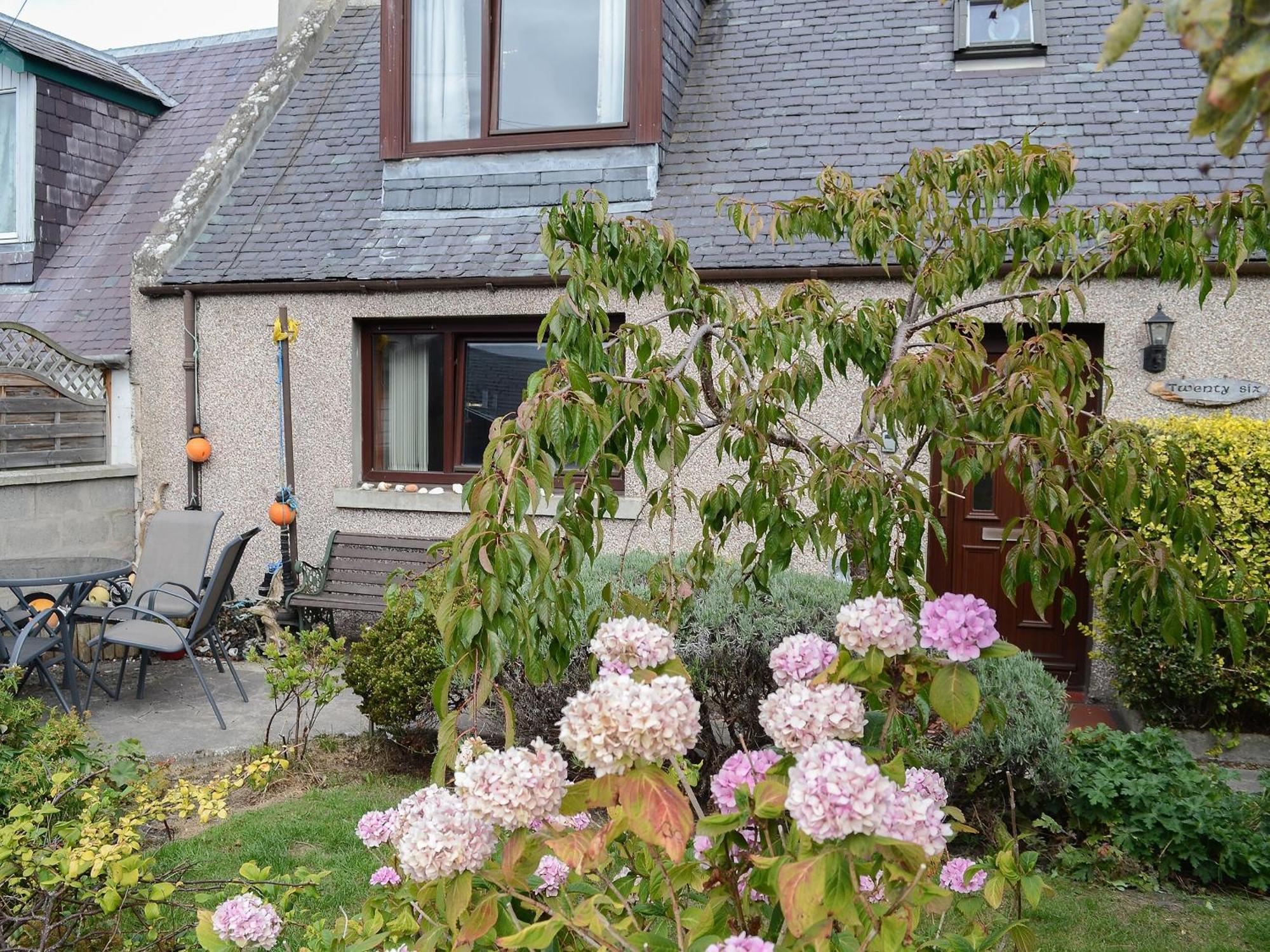 Seashell Cottage Неърн Екстериор снимка
